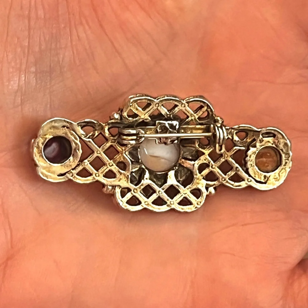 Collectible Signed Miracle Scotland Brooch VTG Celtic Knot Pin w/ Agate Glass